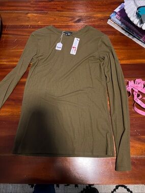 Theory Olive Long Sleeve Crew Neck Tee